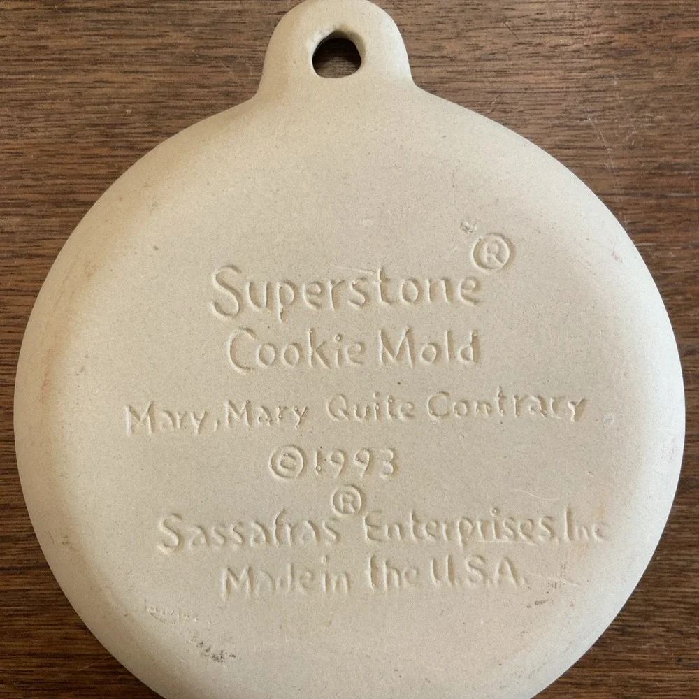 Vintage Superstone Mary Quite Contrary Cookie Mold Nursery‎ Rhyme Sassafras 1993